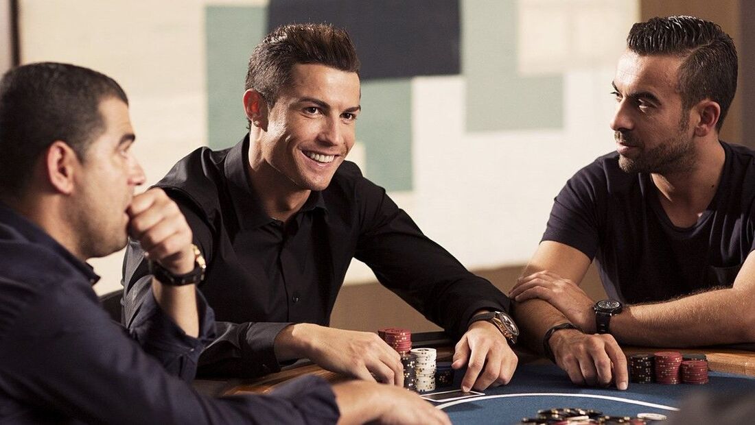 Which football players play poker